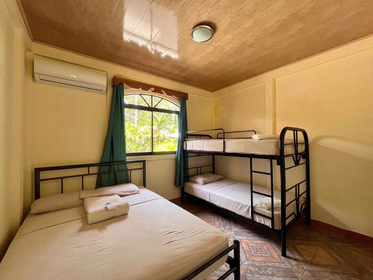 Family Hotel Puerto Viejo de Talamanca Kültér fotó
