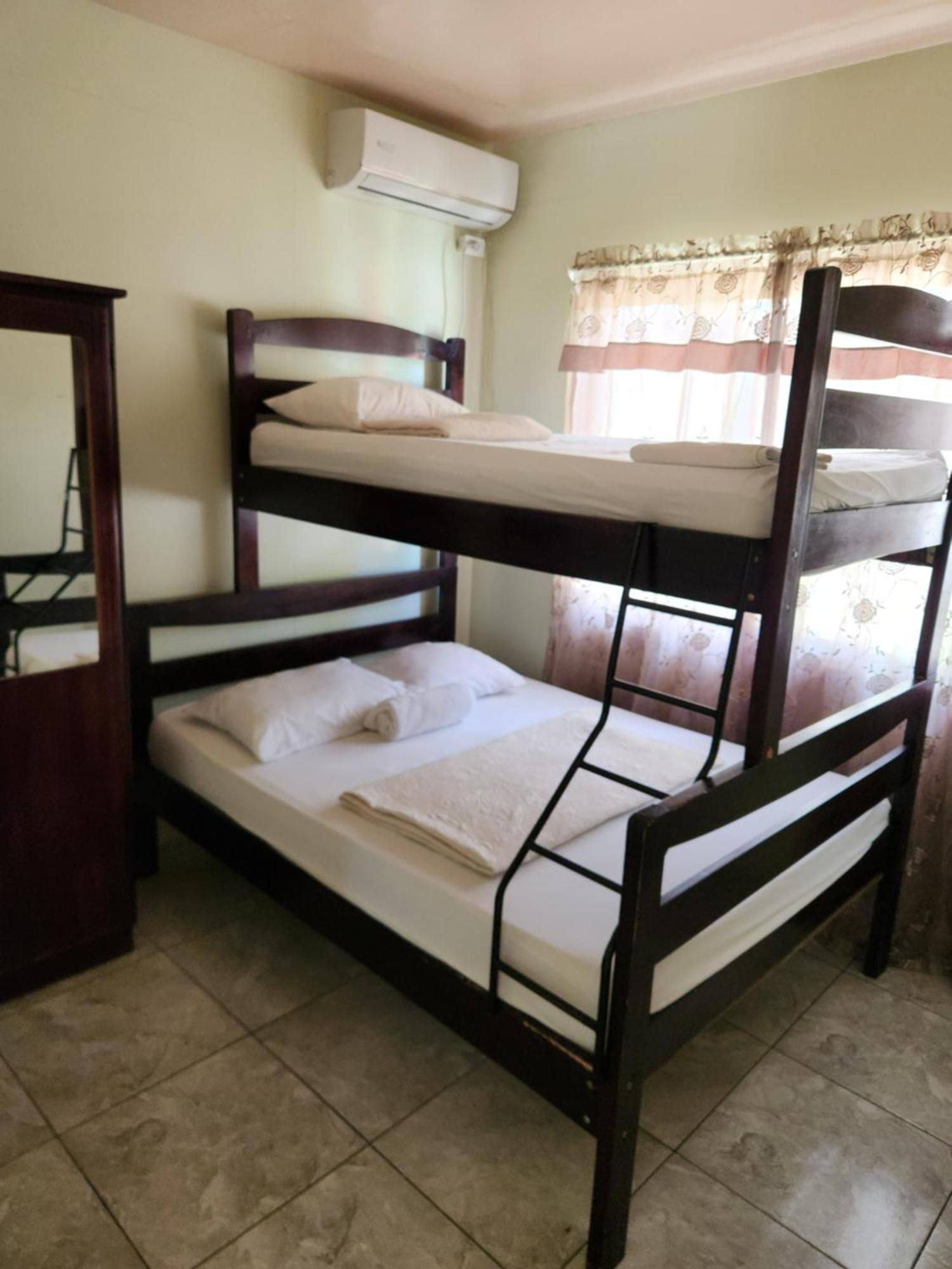 Family Hotel Puerto Viejo de Talamanca Kültér fotó